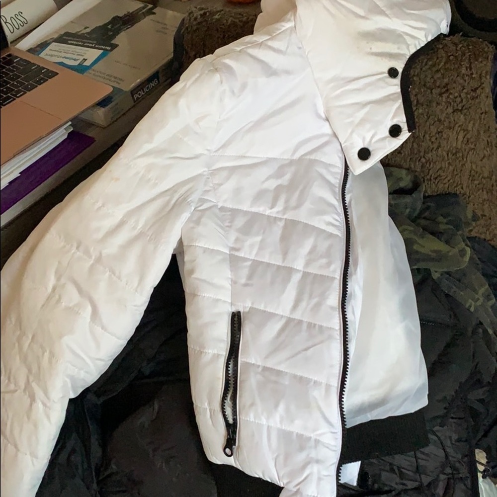 White bongo puffer jacket - Picture 2 of 3